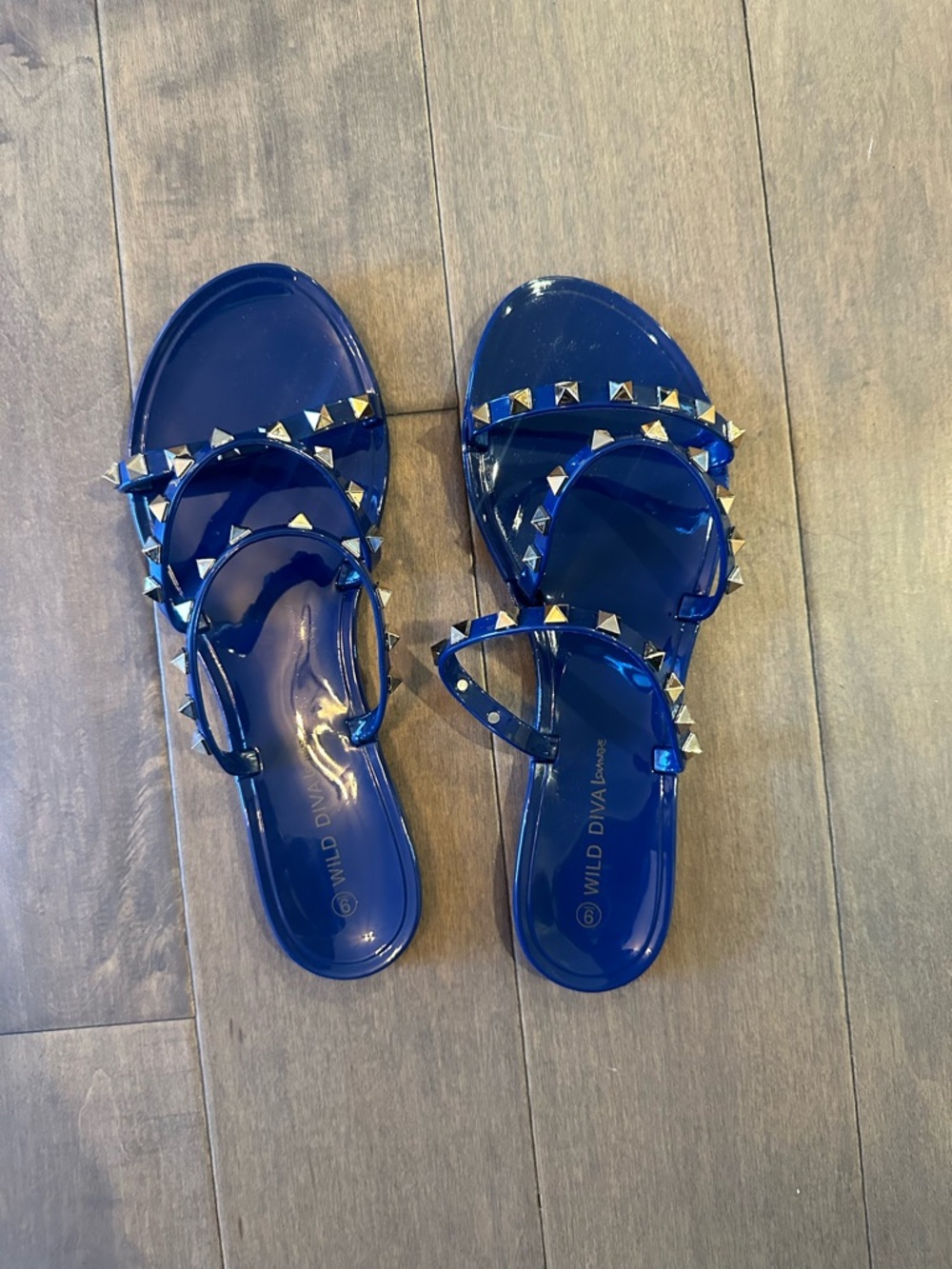 Fashion Nova Studded Jelly Sandals (size 9)